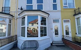 Number 33 Family Beach Residence